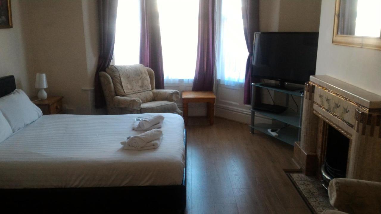 Cedar Lodge Hotel 엑서터 외부 사진