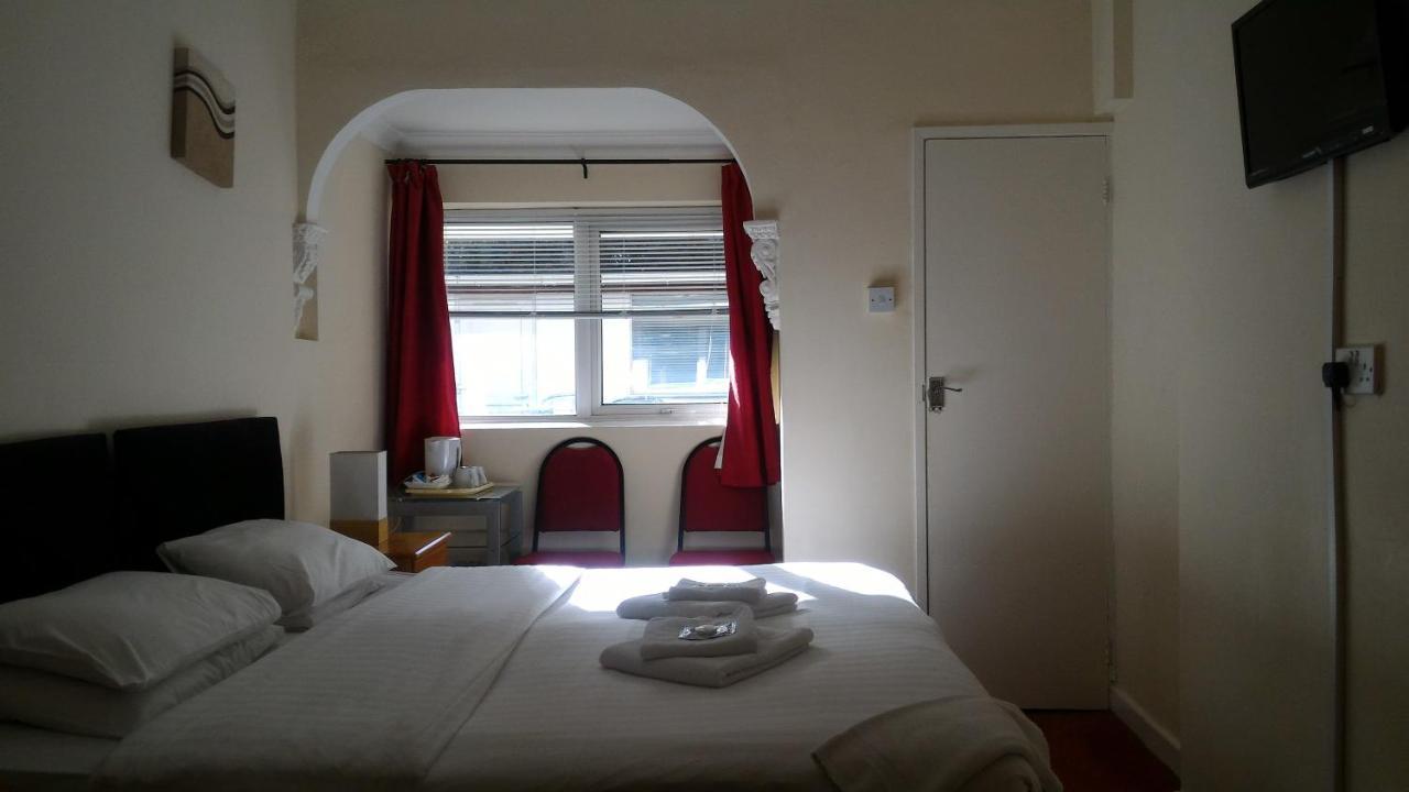 Cedar Lodge Hotel 엑서터 외부 사진